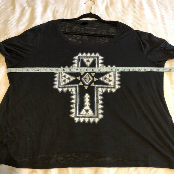 Kandy Kiss 💋 Plus Size Burnout Top with Cross - Picture 7 of 8